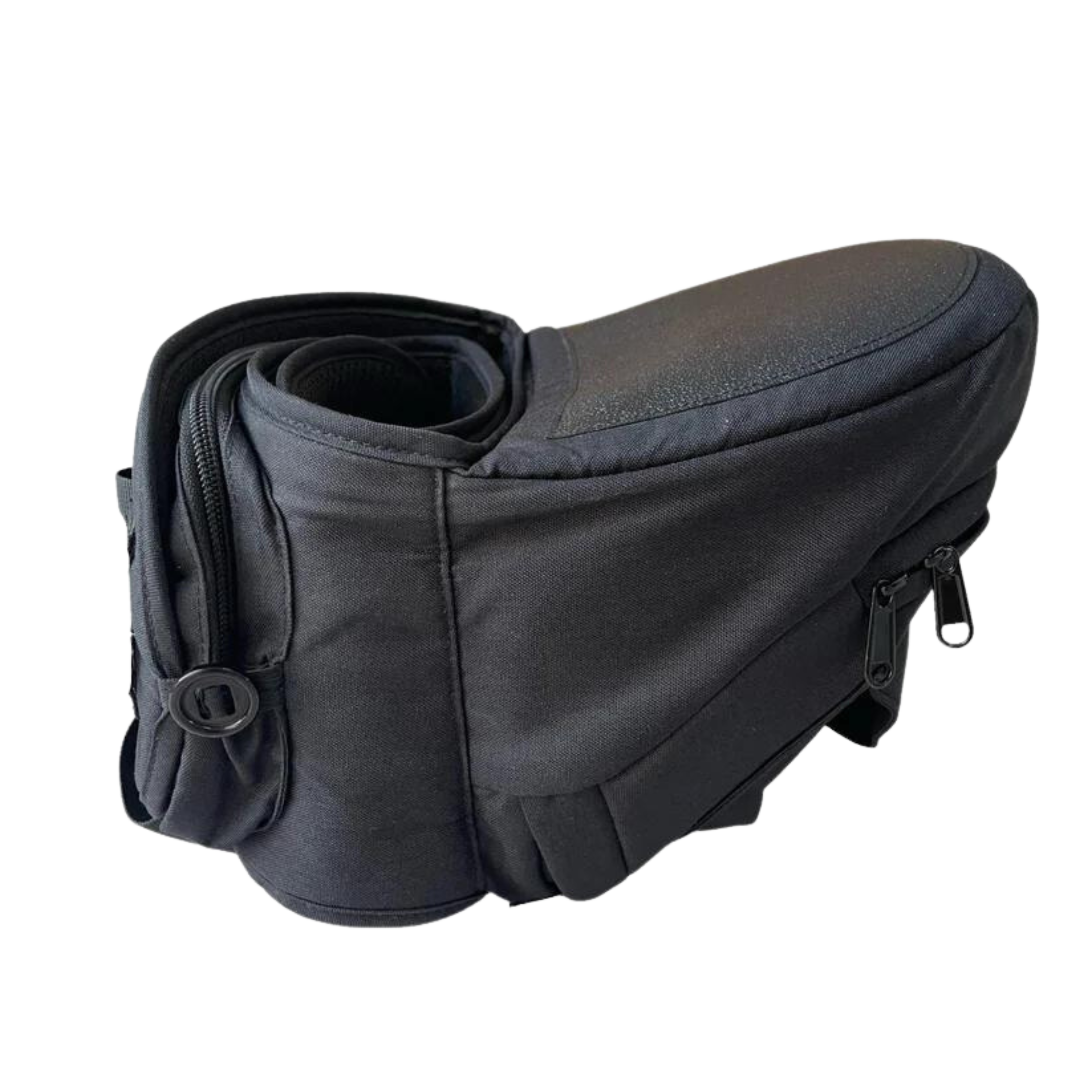 BY MINELLA hoftesæde-Baby & Toddler-BY MINELLA- Close-up af By Minellas hoftesæde – komfort og stil i én løsning - Hoftesæde fastspændt omkring taljen – klar til eventyr med baby - Afslappet gåtur med baby takket være det ergonomiske hoftesæde