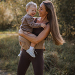 BY MINELLA hoftesæde-Baby & Toddler-BY MINELLA- Close-up af By Minellas hoftesæde – komfort og stil i én løsning - Hoftesæde fastspændt omkring taljen – klar til eventyr med baby - Afslappet gåtur med baby takket være det ergonomiske hoftesæde