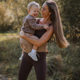 BY MINELLA hoftesæde-Baby & Toddler-BY MINELLA- Close-up af By Minellas hoftesæde – komfort og stil i én løsning - Hoftesæde fastspændt omkring taljen – klar til eventyr med baby - Afslappet gåtur med baby takket være det ergonomiske hoftesæde