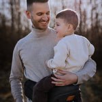 BY MINELLA hoftesæde-Baby & Toddler-BY MINELLA- Close-up af By Minellas hoftesæde – komfort og stil i én løsning - Hoftesæde fastspændt omkring taljen – klar til eventyr med baby - Afslappet gåtur med baby takket være det ergonomiske hoftesæde
