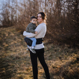 BY MINELLA hoftesæde-Baby & Toddler-BY MINELLA- Close-up af By Minellas hoftesæde – komfort og stil i én løsning - Hoftesæde fastspændt omkring taljen – klar til eventyr med baby - Afslappet gåtur med baby takket være det ergonomiske hoftesæde